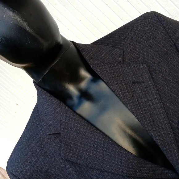 Oleg Cassini Men's Vintage Pin Stripe (3) Button Luxury Blazer - Picture 11 of 16